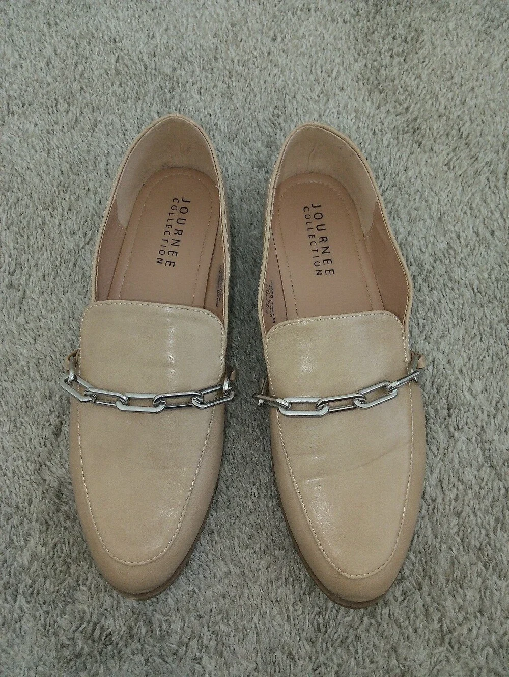 Journee Collection Neutral Beige Women's Loafer with Silver Chain - Size 12